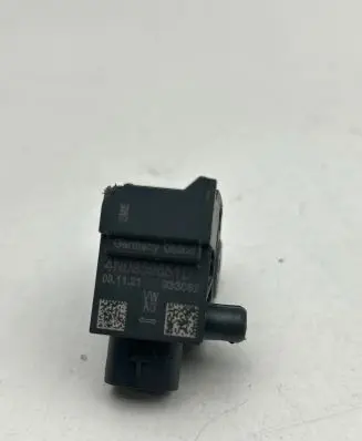 Porsche Taycan 9J1 Airbag deployment crash/impact sensor 4N0959651D 091121 933082