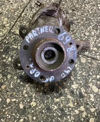 Peugeot Partner Front wheel hub