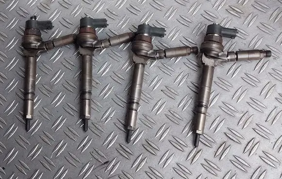 Opel Astra H Fuel injectors set 0445110175