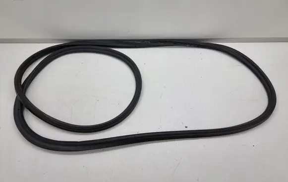 BMW 5 F10 F11 Trunk rubber seal (body) 7260916