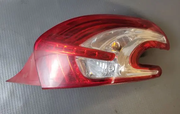 Peugeot 208 Rear/tail lights 9672628380