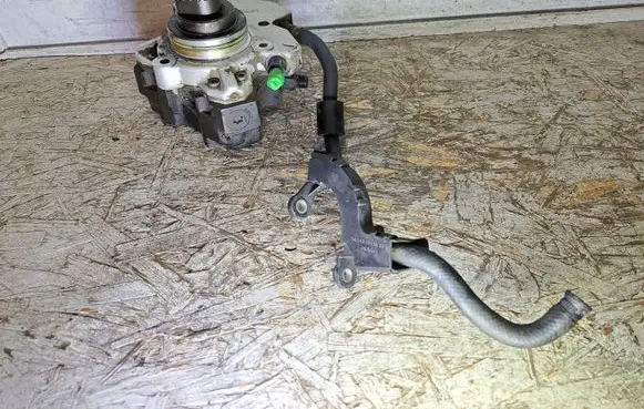 Jeep Grand Cherokee (WK) Fuel injection high pressure pump A6420700201