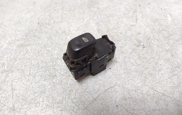 Volvo S60 Electric window control switch 8685288 19206