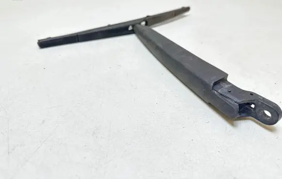 Nissan Qashqai Rear wiper blade arm 62777256