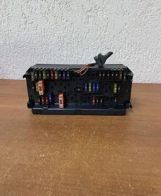 Mercedes-Benz E A207 Fuse module A2129008307 A2129016100