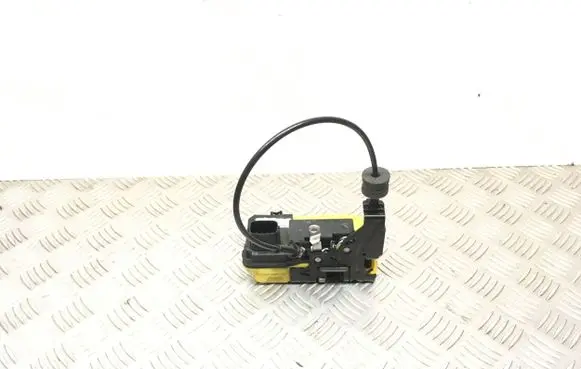 Volvo S80 Front door lock 30699747