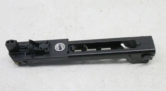 Volkswagen Touran I Seat belt height adjuster 678870876