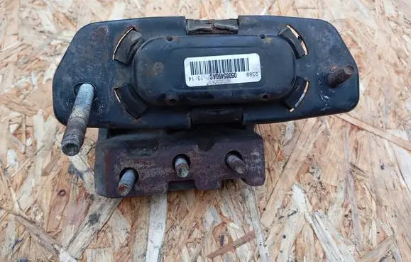 Engine mount bracket