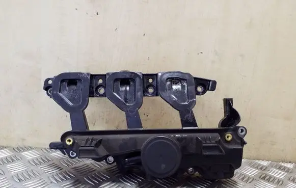 Opel Vivaro Oil breather separator 8200836881