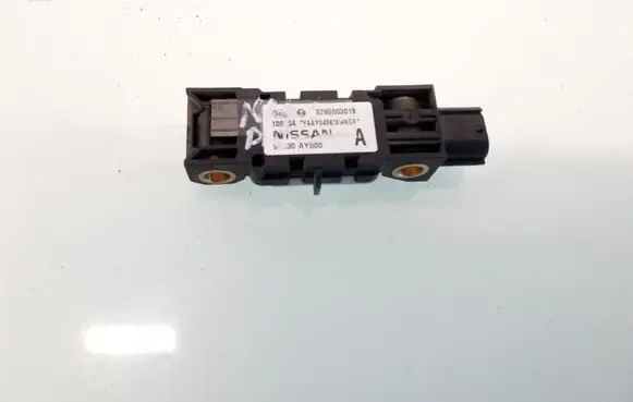 Nissan Primera Airbag deployment crash/impact sensor 0285003019
