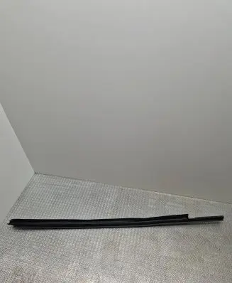 Porsche Cayenne (92A) Front door glass trim molding 7P0837471