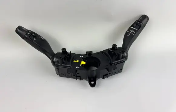 Hyundai Santa Fe Wiper turn signal indicator stalk/switch 93404S1860