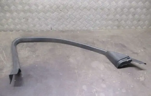 BMW 3 E90 E91 Front door window/glass frame 7060205