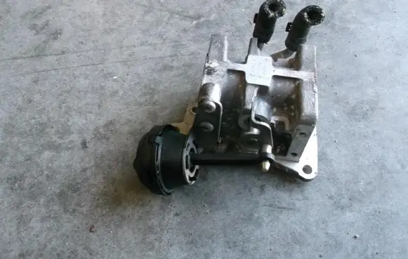 Volkswagen Golf IV Throttle valve 03G131063E