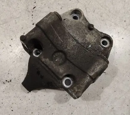 Peugeot 206 Engine mounting bracket 9628584080