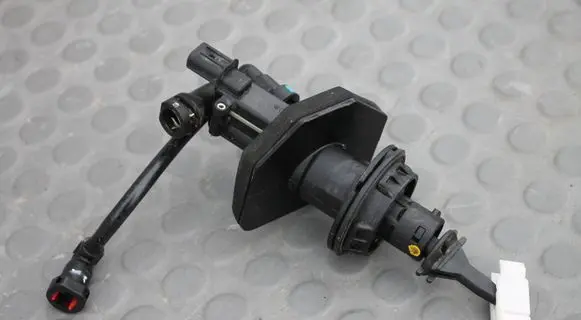 Mazda CX-30 Clutch master cylinder POMPAL05998001100 L05998001100