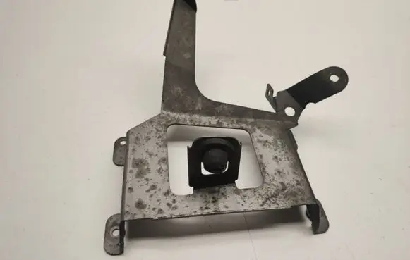 Mercedes-Benz ML W164 Other engine bay part A1645453340