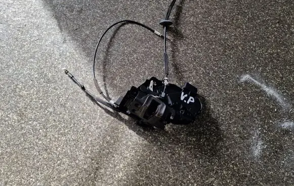 Land Rover Range Rover Sport L320 Front door lock