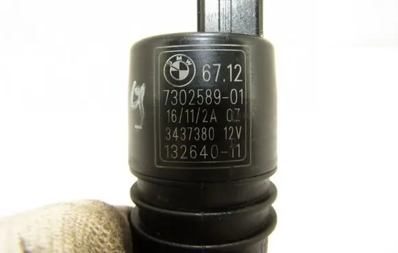 BMW 3 E90 E91 Windscreen/windshield washer pump 730258901