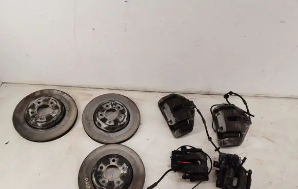 BMW 5 F10 F11 Brake discs and calipers set 