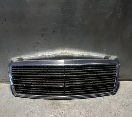 Mercedes-Benz C W202 Front grill 2028880023