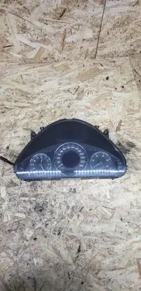 Mercedes-Benz E W211 Speedometer (instrument cluster) A2115407311 2115407311