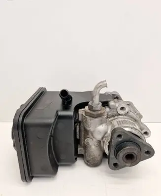 BMW X3 E83 Power steering pump 7692974536 340519601F