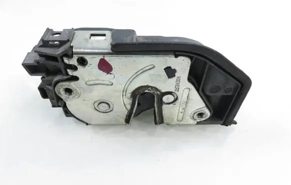 BMW X3 E83 Front door lock 7167065