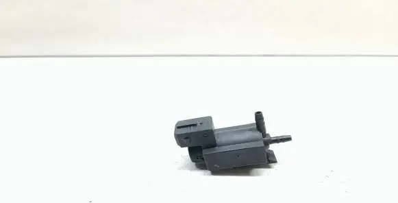 BMW X3 E83 Vacuum valve 1742712 72234100