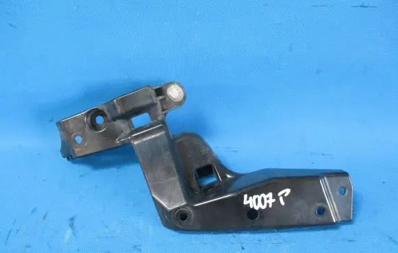 Peugeot 4007 Headlight/headlamp mounting bracket 8301A796