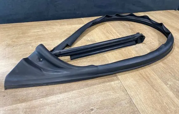 Jaguar F-Type Rubber seal front coupe door 152CZ04R1