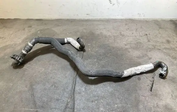 Volvo XC40 Engine coolant pipe/hose 32339721 32339216