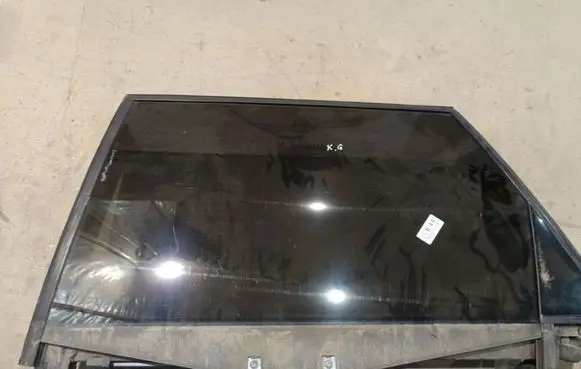 Audi A6 S6 C5 4B Rear door window glass AS2
