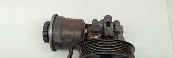 Toyota Avensis T250 Power steering pump 8944851010
