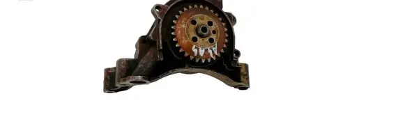Volkswagen Golf V Oil pump 03C115121J
