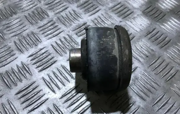 Mercedes-Benz ML W163 Engine mount bracket a1633170412