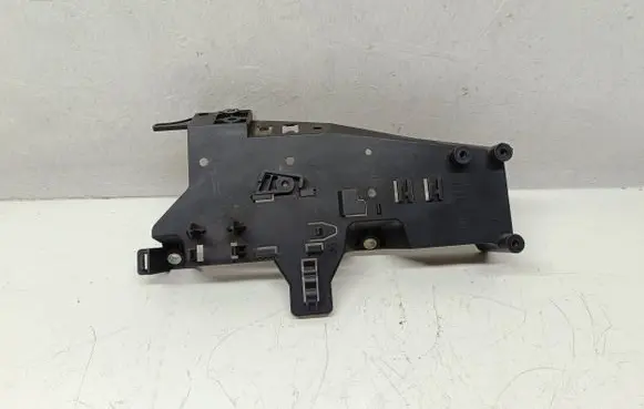 BMW 1 E81 E87 Other engine bay part 7810180 62440410 01102103104105