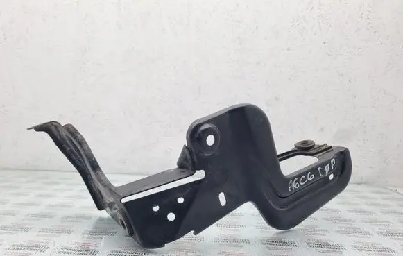 Audi A6 S6 C6 4F Intercooler pipe mounting bracket 4F0145814R
