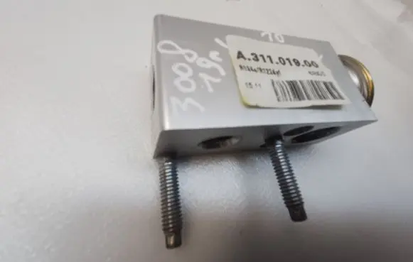 Peugeot 3008 II Air conditioning (A/C) expansion valve A31101900