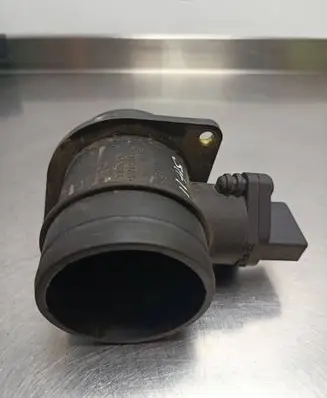 Skoda Octavia Mk2 (1Z) Mass air flow meter 0280217121 06A906461