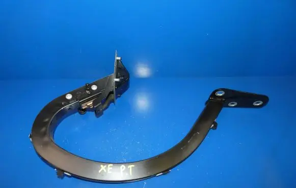 Jaguar XE Tailgate/trunk/boot hinge