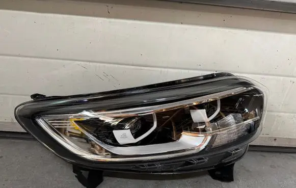 Renault Kadjar Headlight/headlamp 260106875R