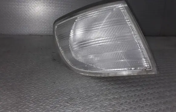 Mercedes-Benz Vito Viano W638 Front indicator light
