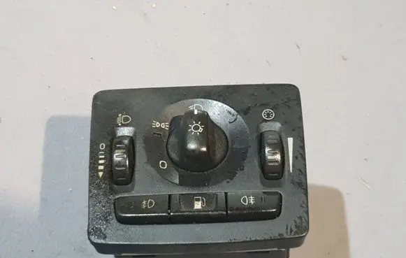 Volvo V50 Light switch 30669736 04W51T