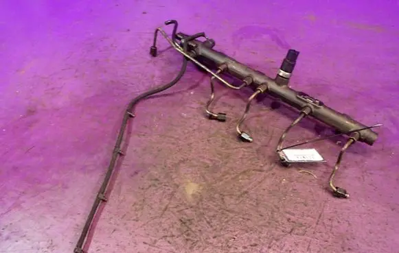 Hyundai Trajet Fuel main line pipe