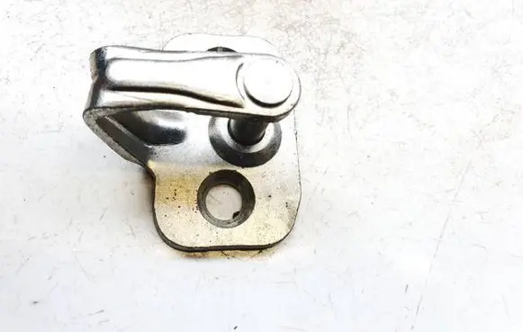 Chevrolet Captiva Rear door lock loop/hook striker 20951578