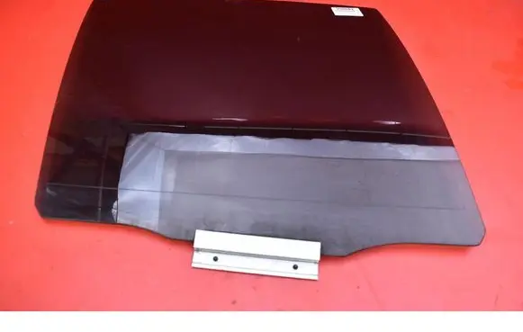 Volvo XC90 Rear door window glass