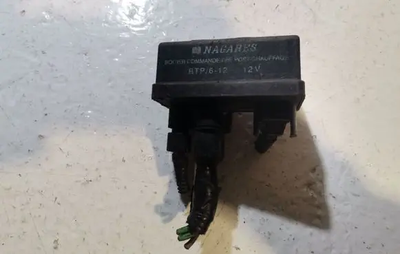 Renault Megane II Glow plug pre-heat relay 7700867558C