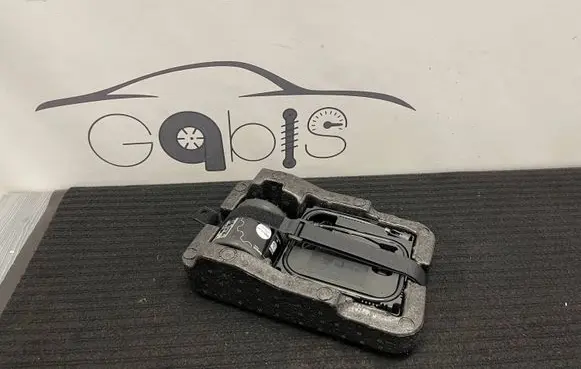BMW 3 G20 G21 Tire air pump compressor 6886418