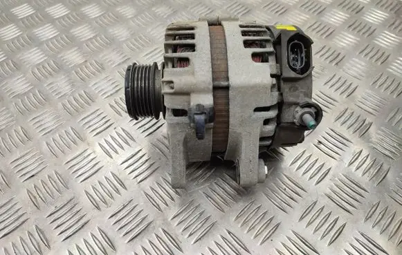 Hyundai i40 Generator/alternator 373002A800